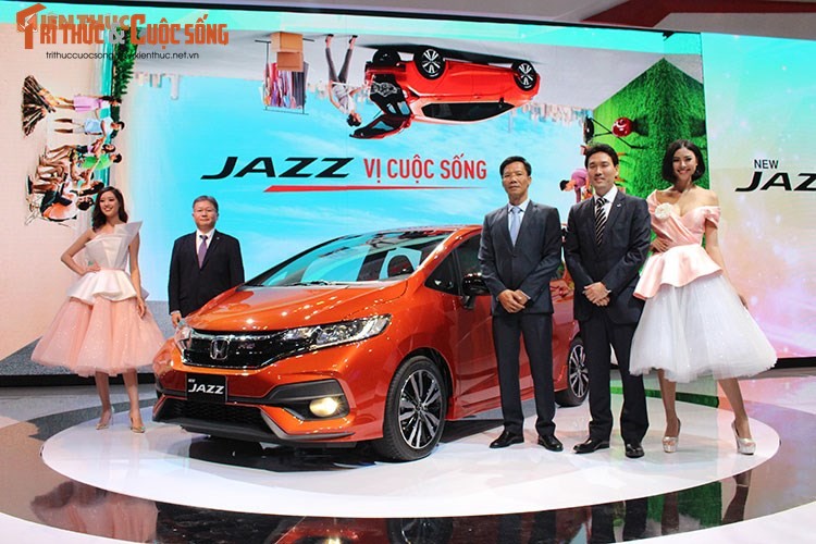 Xe oto Honda Jazz moi ve Viet Nam &quot;dau&quot; Toyota Yaris